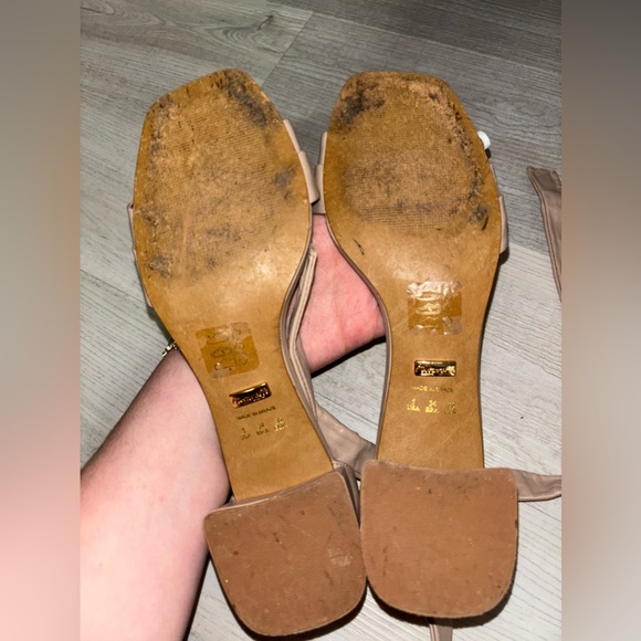 L’INTERVALLE Heels - Picture 3 of 3